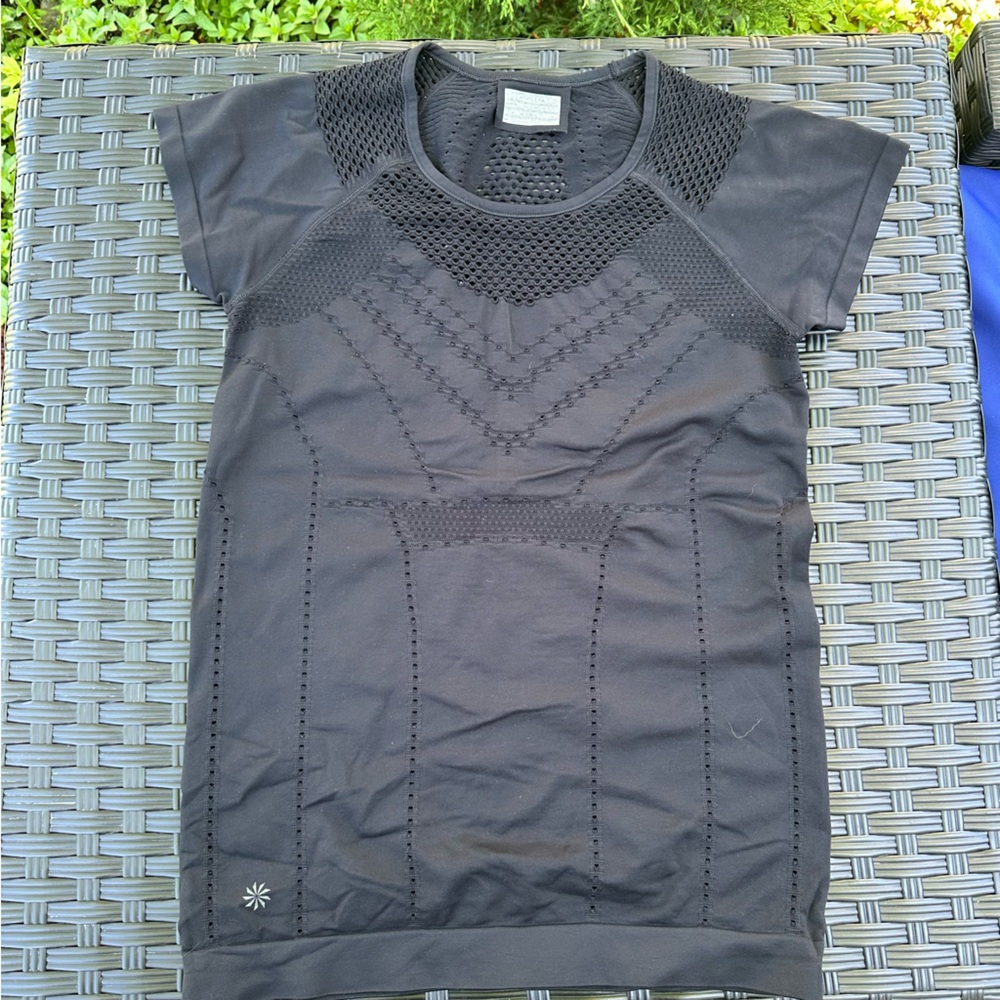 Athleta vintage stretch top in black, size M
